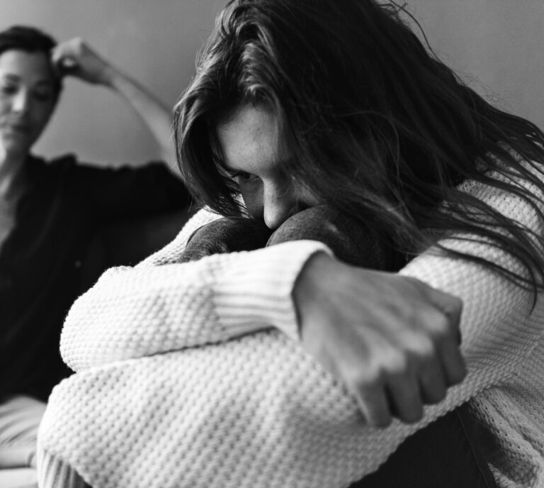 Comprendiendo los Traumas: Causas, Síntomas y Estrategias