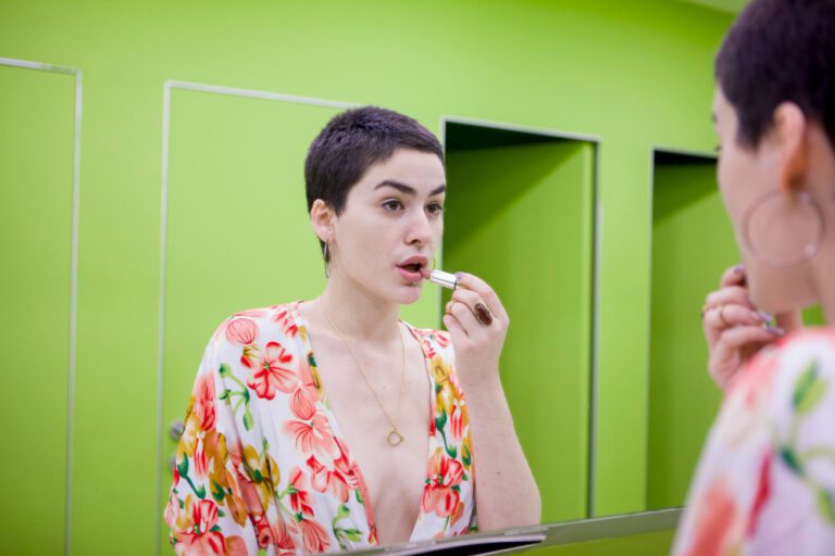 Narcisismo en una Persona: Descifrando el Enigma